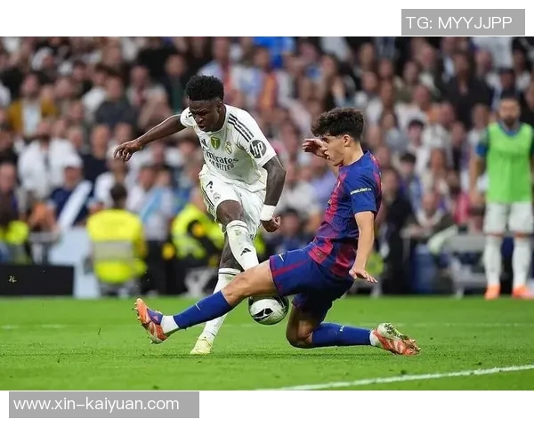 姆巴佩年仅17岁身价仅300万却轻松突破孔德巴黎三叉戟总身价却不及亚马尔一半